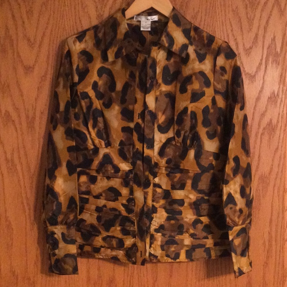W D N Y Animal Print Roushed Waist Button Down Blouse Four Buttons on Cuff​